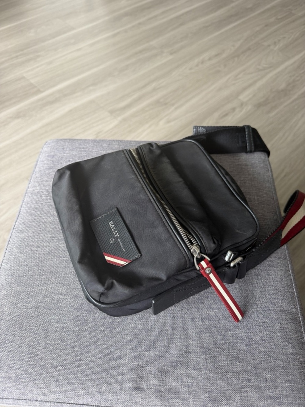 BALLY Men's Crossbody Sling Bag with Red-Accent Zipper Pull